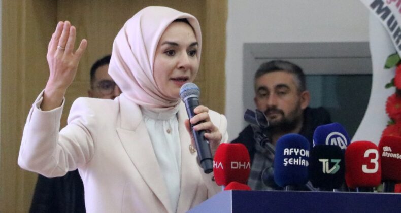 Biz aile dedikçe, onlar kadın diyor